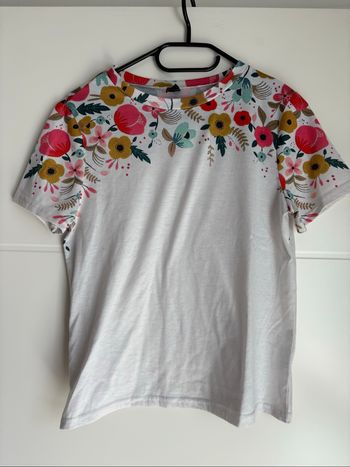 TEE shirt