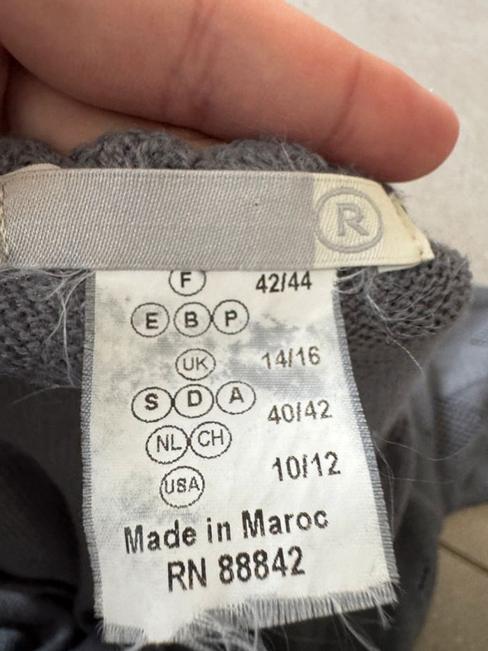 Haut gris taille 42/44, bon état - photo numéro 3