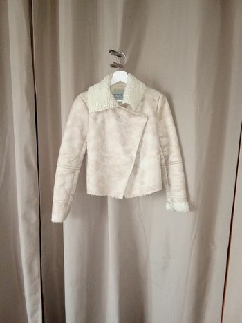 Veste hiver beige suédine et style mouton à l'intérieur Mango taille XS