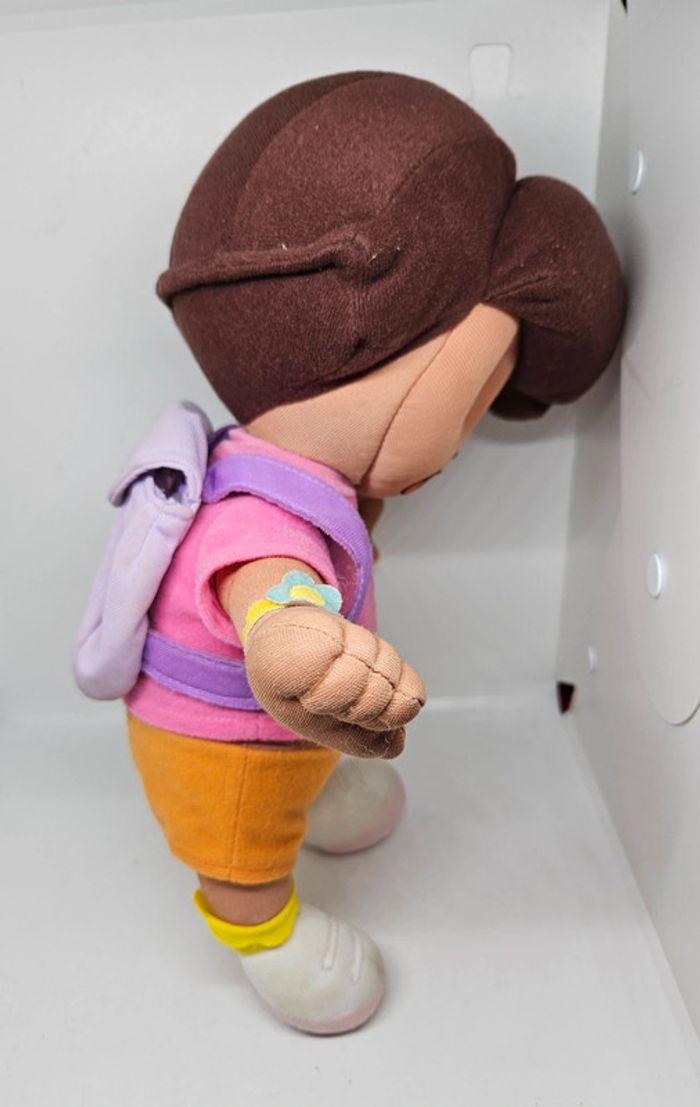 Dora l'exploratrice. 
Hauteur : 32cm. - photo numéro 3