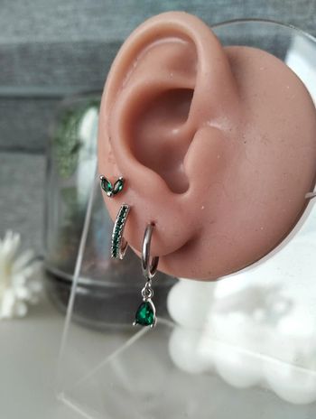 Composition de 3 paires de boucles d'oreilles en acier inoxydable vert et argenté MNpMNsCp