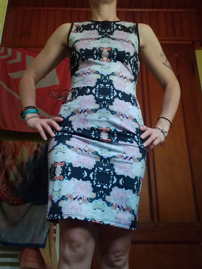 Robe femme motif fleurs H&M - photo numéro 4