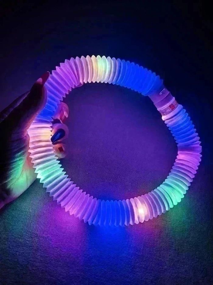 Tube sensoriel étirable lumineux mauve Snoezelen 🌈 - photo numéro 2