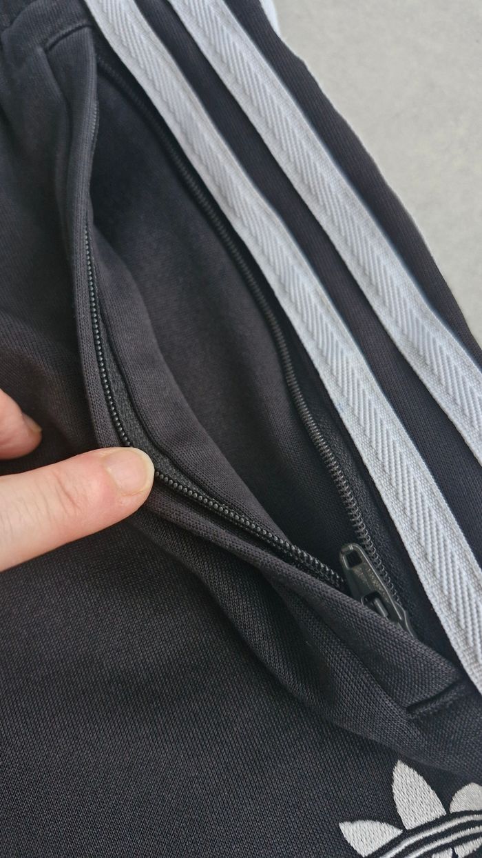 Pantalon de survêtement / jogging Adidas taille S - photo numéro 3