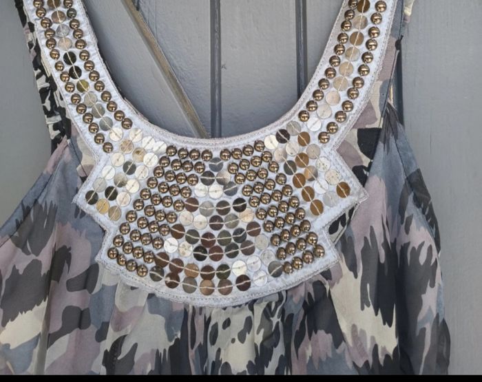 Tunique/Robe détails strass et dentelle - photo numéro 3