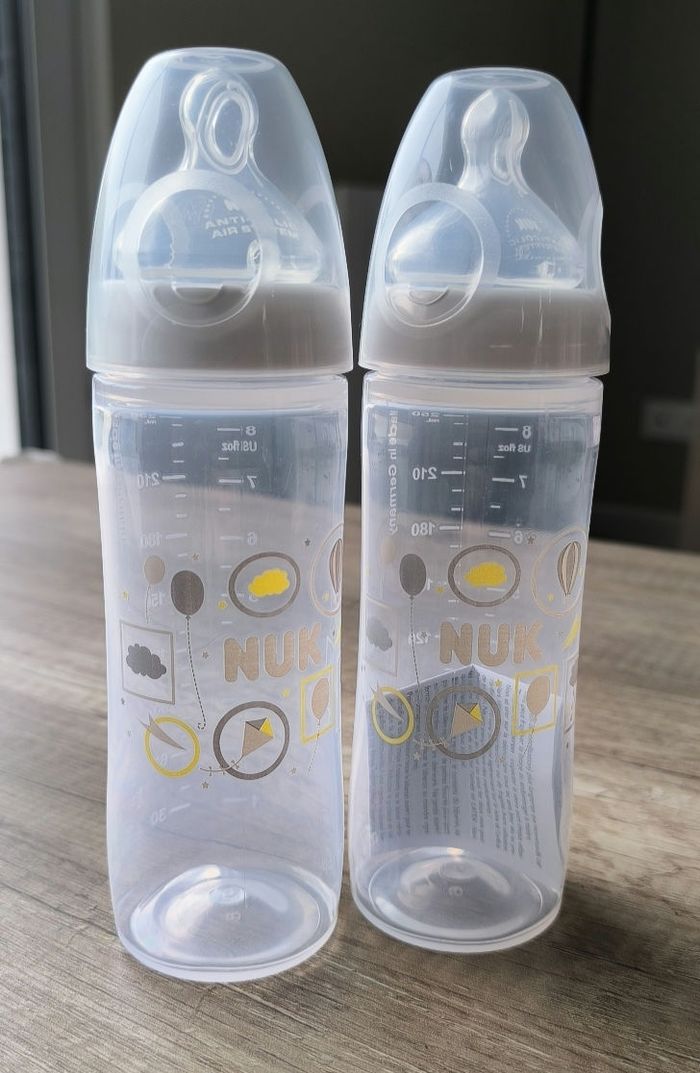 Lot de 2 biberons 250 ml . - photo numéro 2