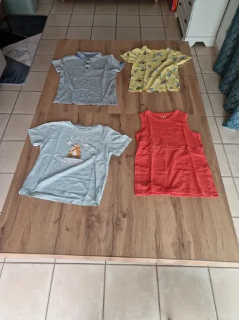 Lot - 4 tee shirt - 8 ans