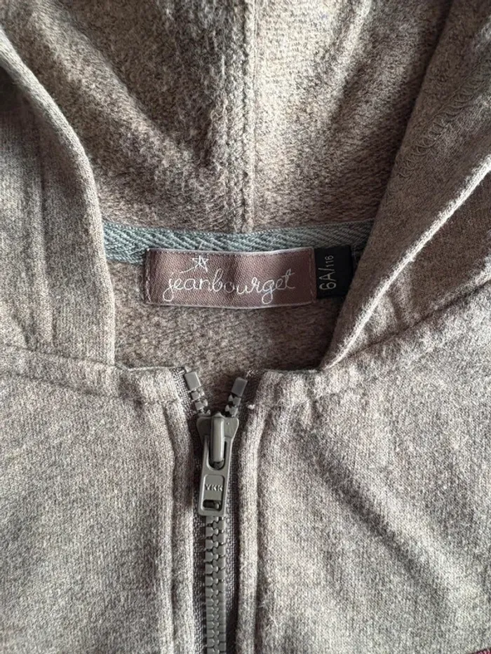 Robe à capuche sans manches 6 ans - photo numéro 3