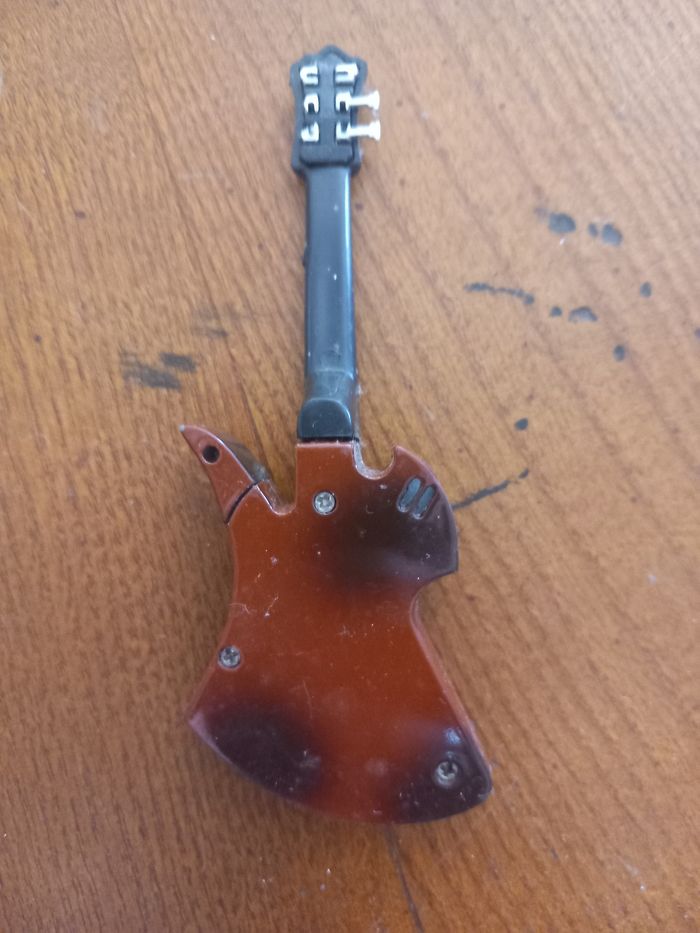 Guitare 🎸 - photo numéro 3