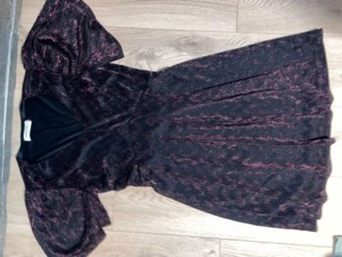 Robe Naf Naf Noire avec Paillettes Rouge Taille 34 / XS Etat neuve - photo numéro 3