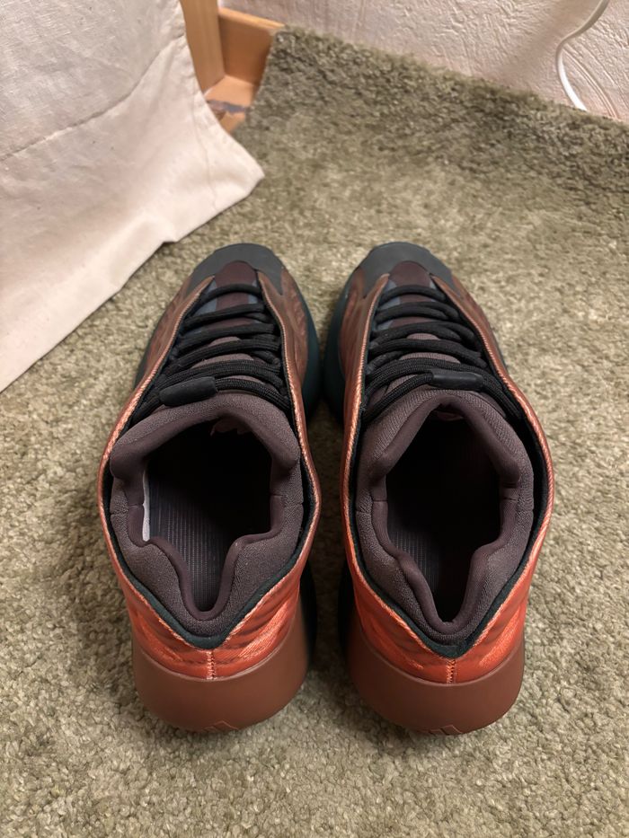 Yeezy 700 V3 Copper Fade - Taille 46 - photo numéro 5