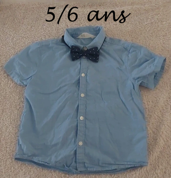 Chemise h&m bleu clair avec nœud papillon 5/6 ans