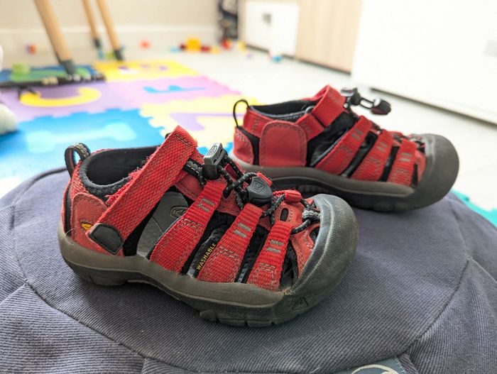 Sandales Keen Newport H2 – Pointure 25/26 – Randonnée et draisienne – Très bon état - photo numéro 3