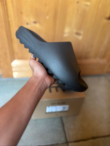 Yeezy slide dark onyx
