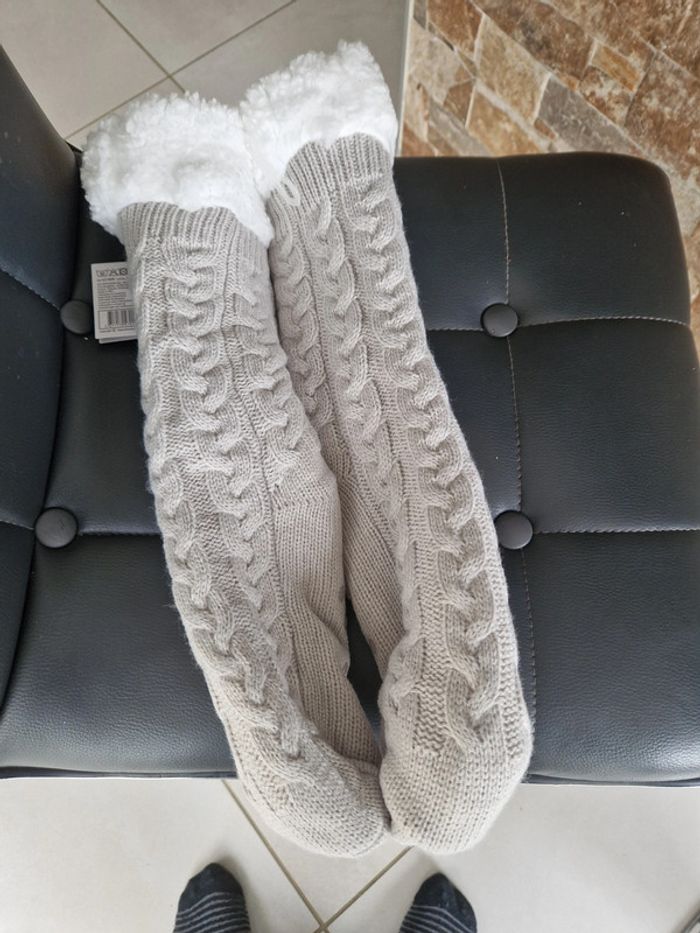 1 paire chaussette pantoufle gris blanc neuf  taille unique - photo numéro 2