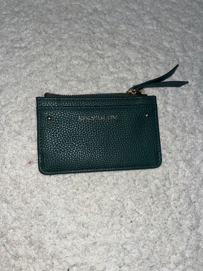 Porte monnaie et carte.