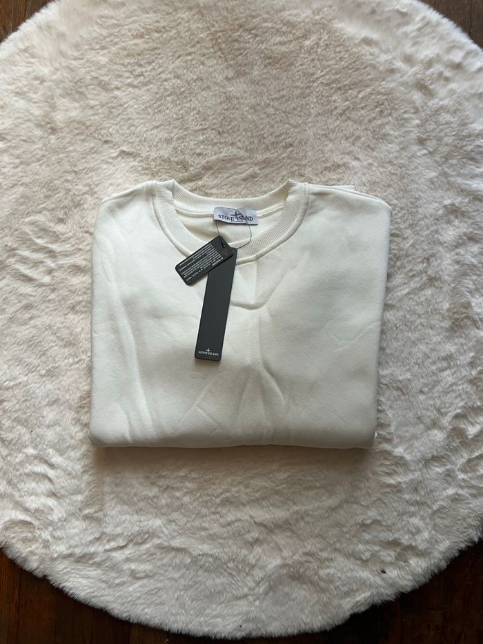 Pull blanc stone island  -  neuf avec étiquette taille M - photo numéro 3