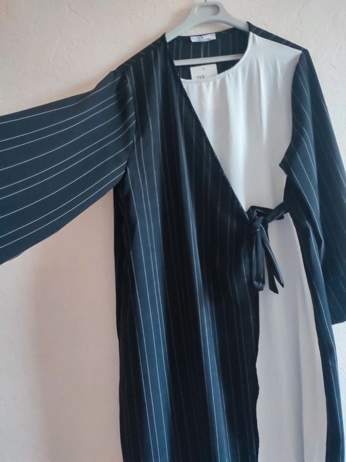 Robe portefeuille longue à rayures noires et blanches – TU - photo numéro 5