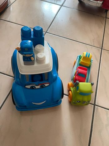 Lot voitures police megablocks