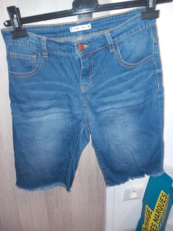 Pantacourt/Bermuda en jean 40