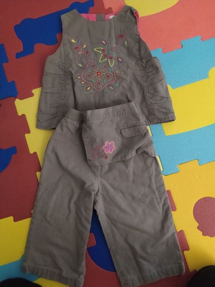 Ensemble kaki