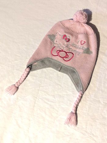 Bonnet Cache Oreilles Dessin Chat Ruban Ecriture Hello Kitty Tresses Pompon Accessoire Petits Enfant