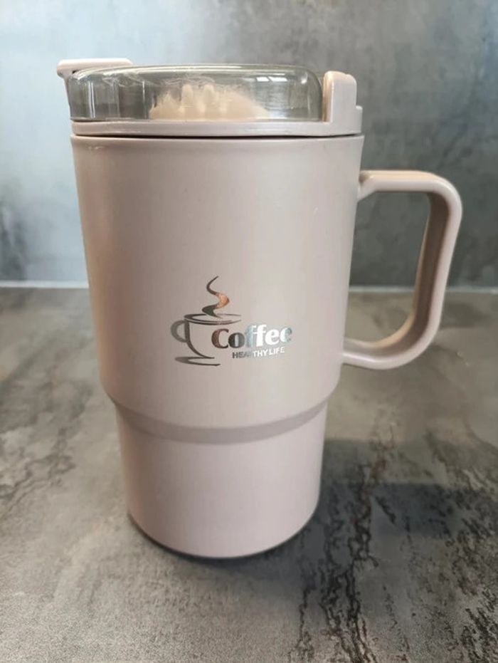 Mug à thé ou café en plastique