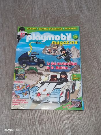 Livre Playmobil numéro 6 + poster