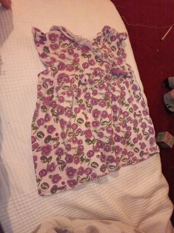 Joli t-shirt blouse Fleuri 12 mois