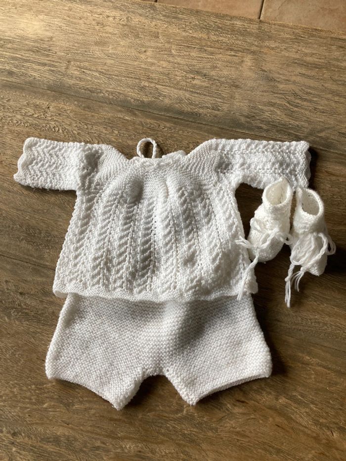 Ensemble brassière et chaussons vintage