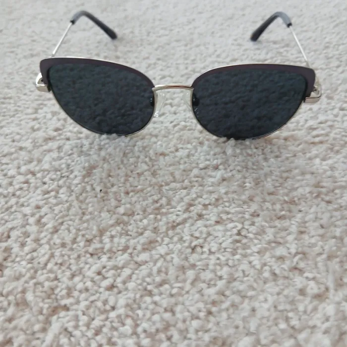 Lunette de soleil - photo numéro 5