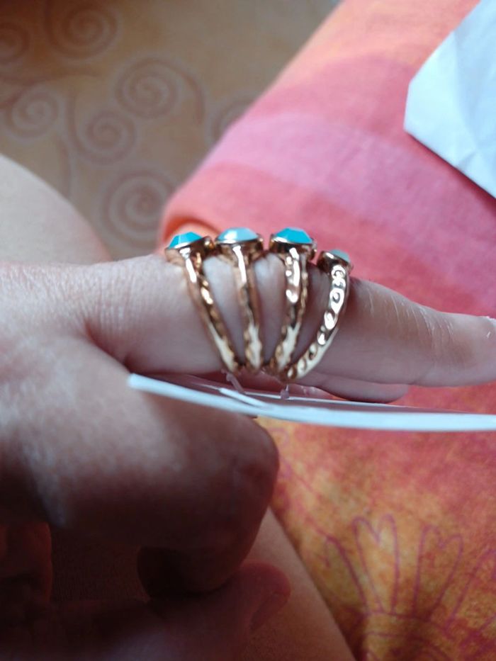 4 bagues - photo numéro 2