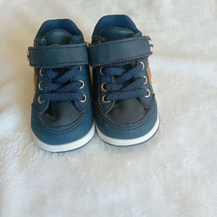 Basket  bébé garçon  neuf