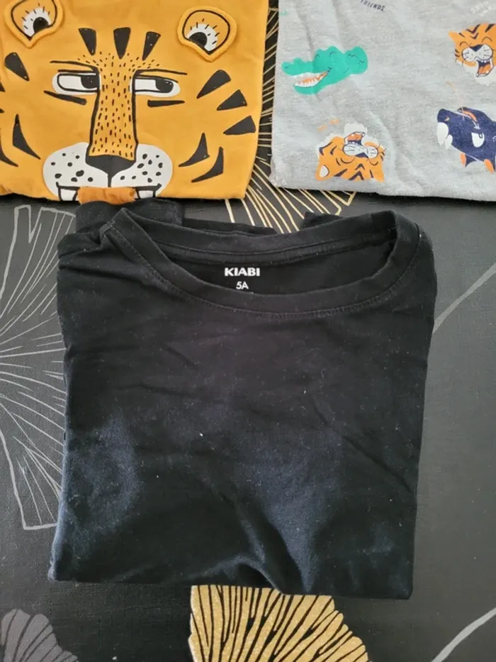 Lot t-shirts 5 ans kiabi - photo numéro 4