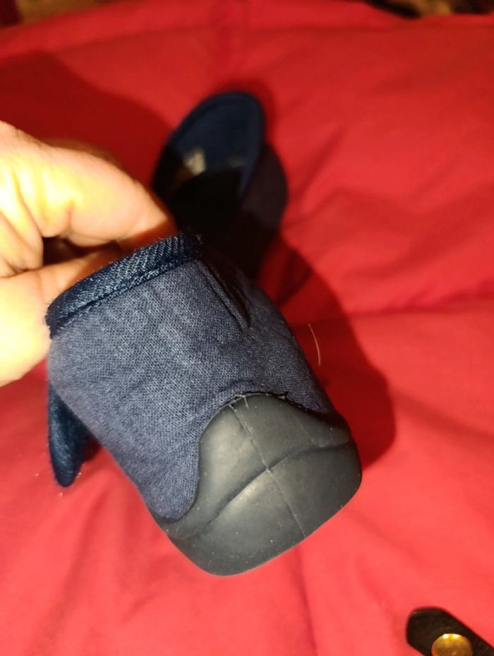 Pantoufles Tex taille 27 en très bon état - photo numéro 5