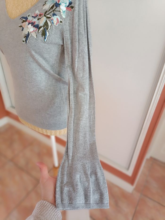 Promod haut gris brodé - photo numéro 5