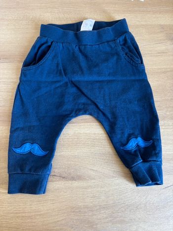 Pantalon marine Little but loud Taille 9 mois