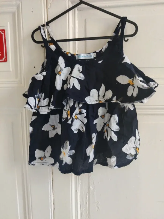 Joli Top type bolero 90 cm environ 2-3 ans