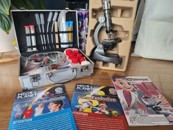 Lot microscope et kits chimie