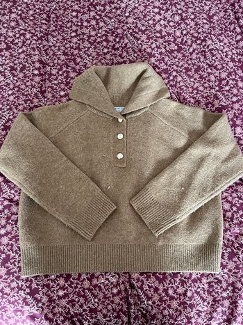 🤎 Pull marron à boutons dorés