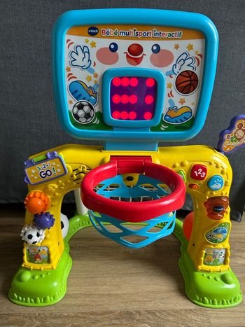 Jeu interactif panier de basket et foot