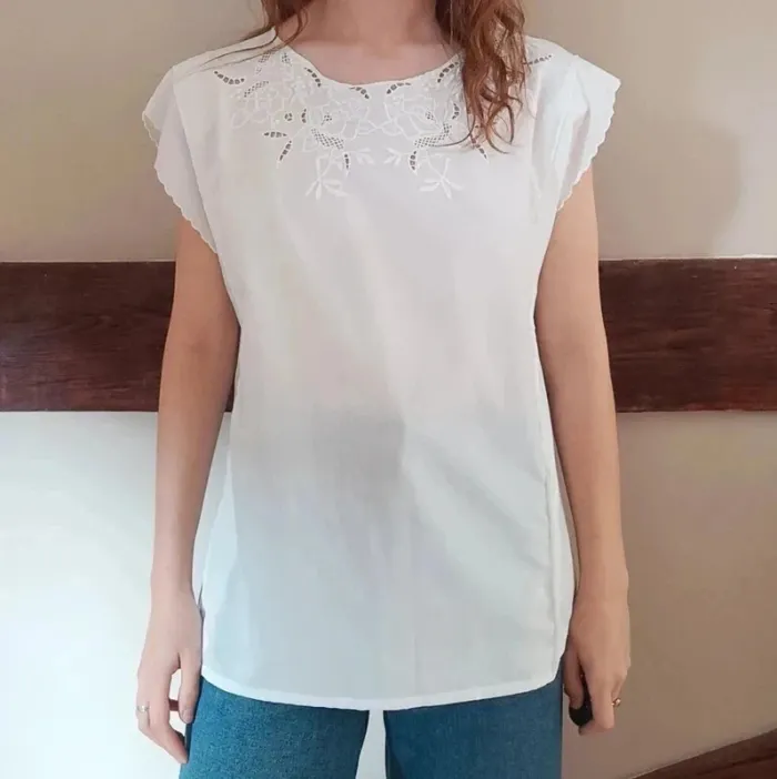 T-shirt ample blanc col broderies ajourées fleurs - photo numéro 2