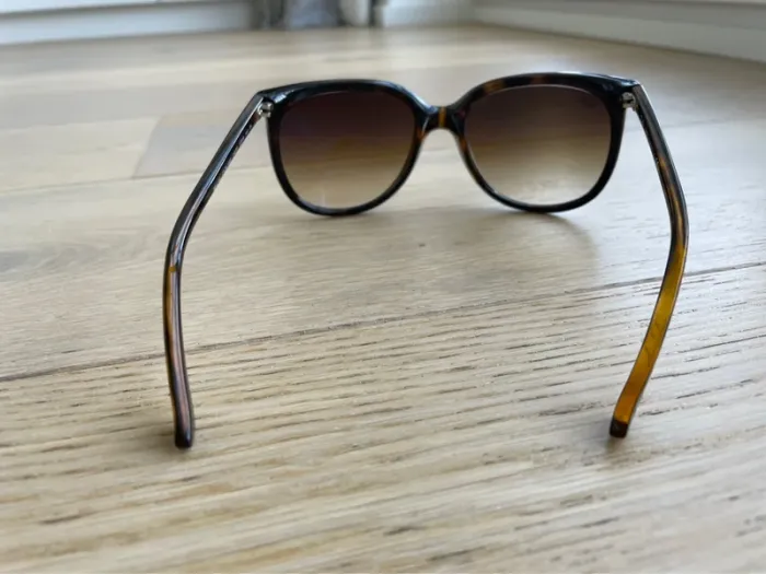 Lunettes solaires brunes Rayban - photo numéro 3