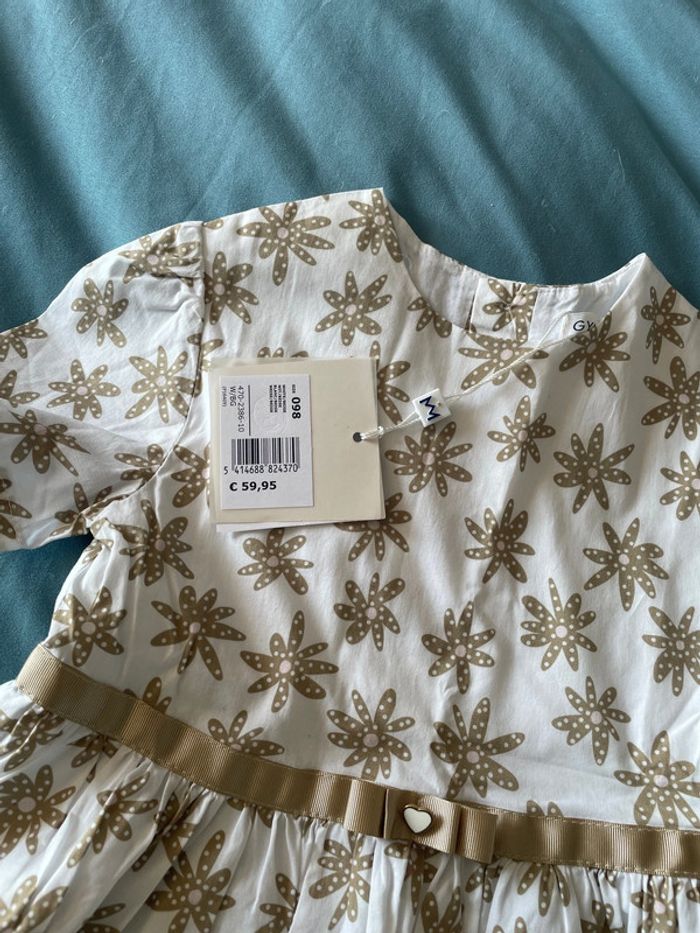 Robe neuve 98 cm 3 ans - photo numéro 3