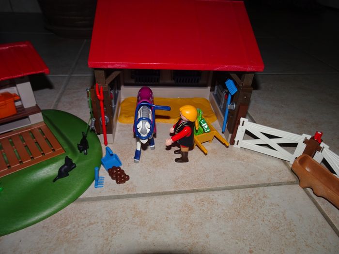 Playmobil Country 70166 Club de poneys avec écurie et box de toilettage - photo numéro 3