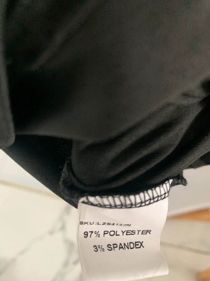 Joli haut à manches longues taille s 36 asymétrique noir et blanc - photo numéro 3