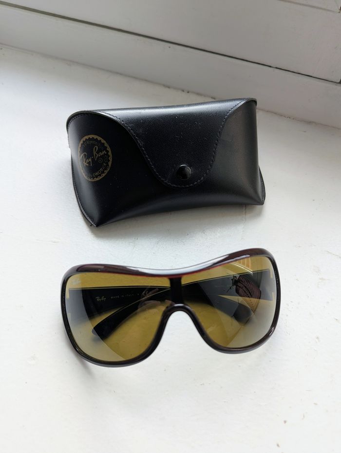 Lunette de soleil ray-ban masque marron fumé