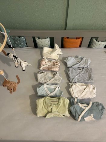 Lot de vêtements bébé