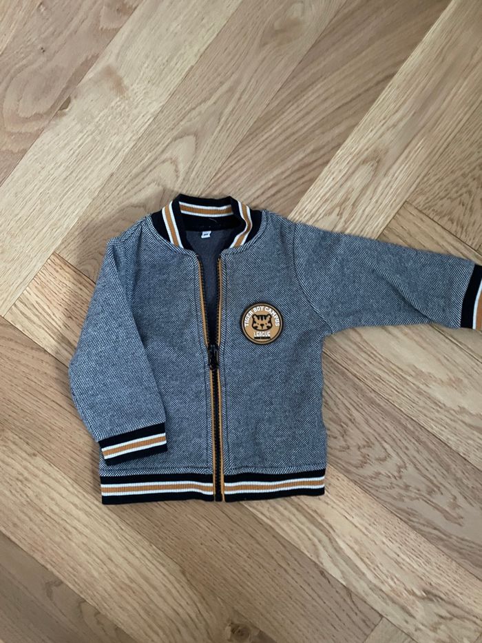 Veste + t shirt - photo numéro 4