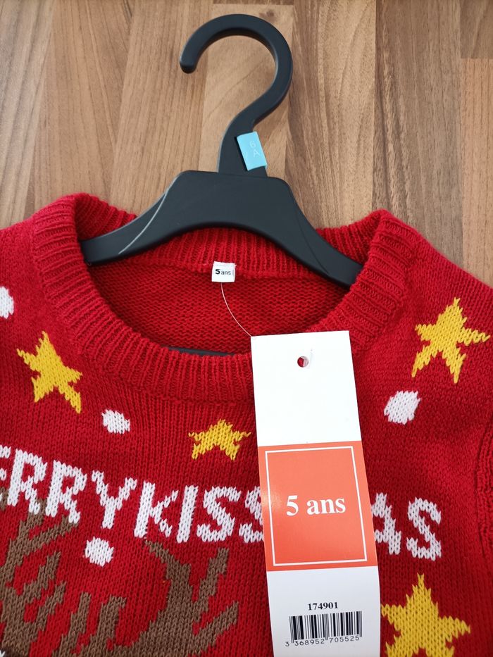 Pull de Noël neuf rennes 5 ans - photo numéro 3